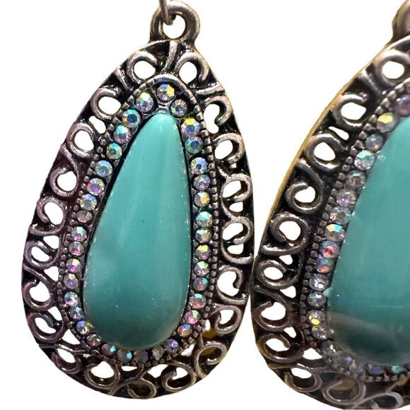 Elegant Man-Made Mint crystals
Filigree Earring,NWT - Picture 3 of 13